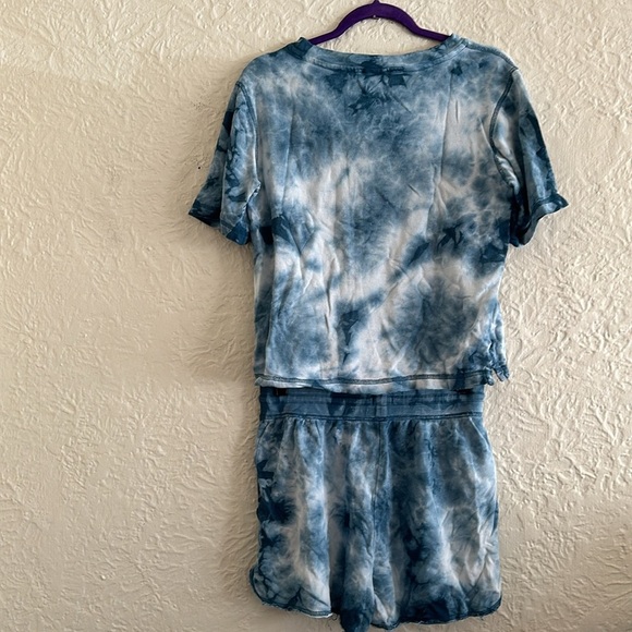 Faherty Go Easy Majolica Blue White Tie Dye Tee Shirt Top Shorts Set Outfit M - Picture 9 of 12